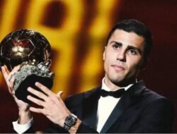 Menyoroti Ballon d’Or 2024 di Tangan Rodri, 3 Hal Ini Jadi Alasan Kuat Sang Gelandang Man City Raih Peringkat Pertama!